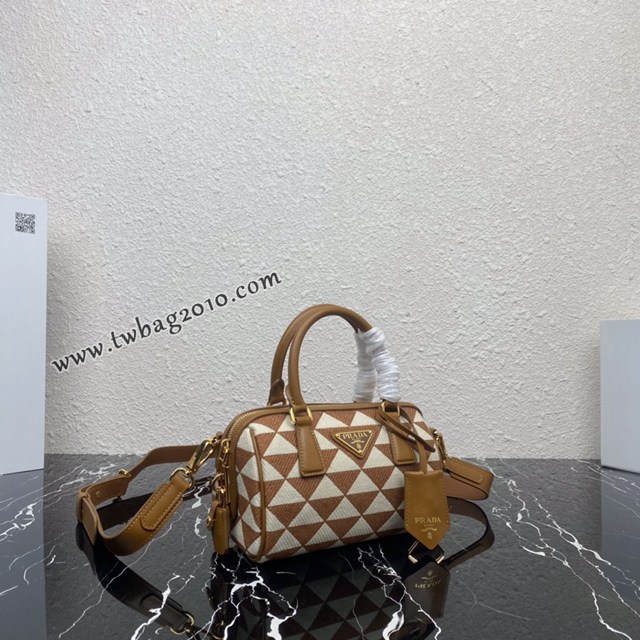 Prada專櫃新款刺繡織物包小號手提肩背女包 1BB846 普拉達刺繡枕頭包 csp1650